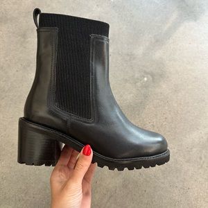 Seychelles black boot